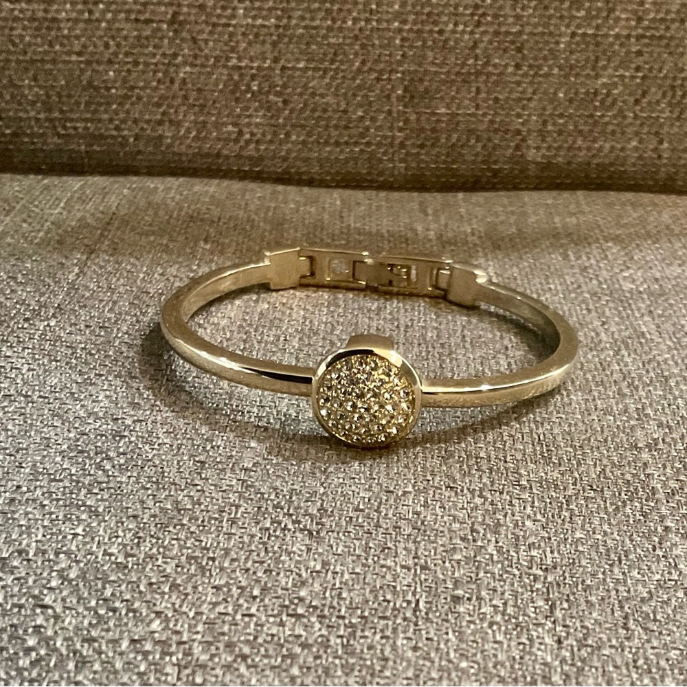 Bangle bracelet